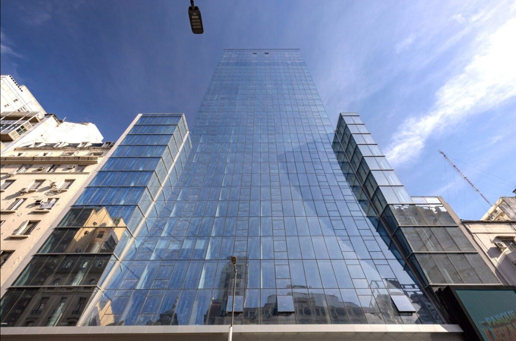 Carolina Caliva en su estudio jurídico penal